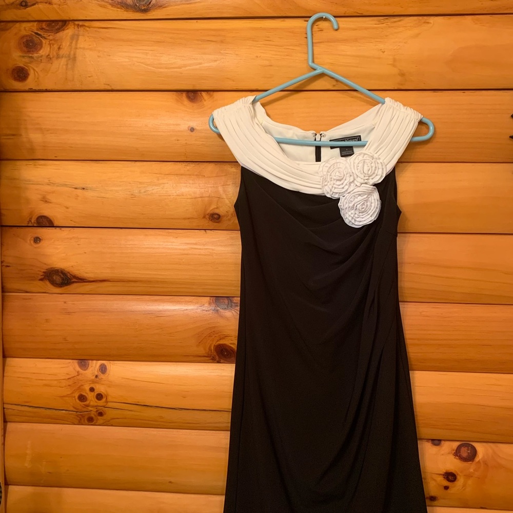 Jessica Howard Sleeveless dress size 4